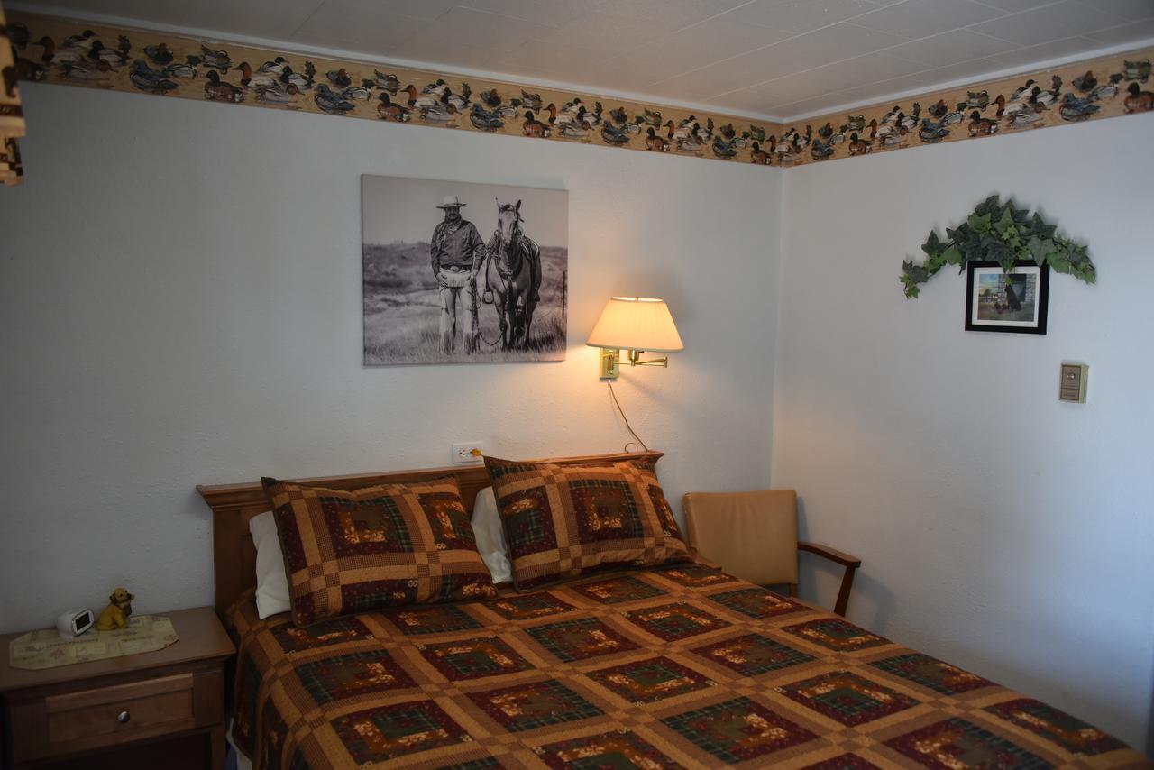 Royals Inn Motel Malta Экстерьер фото